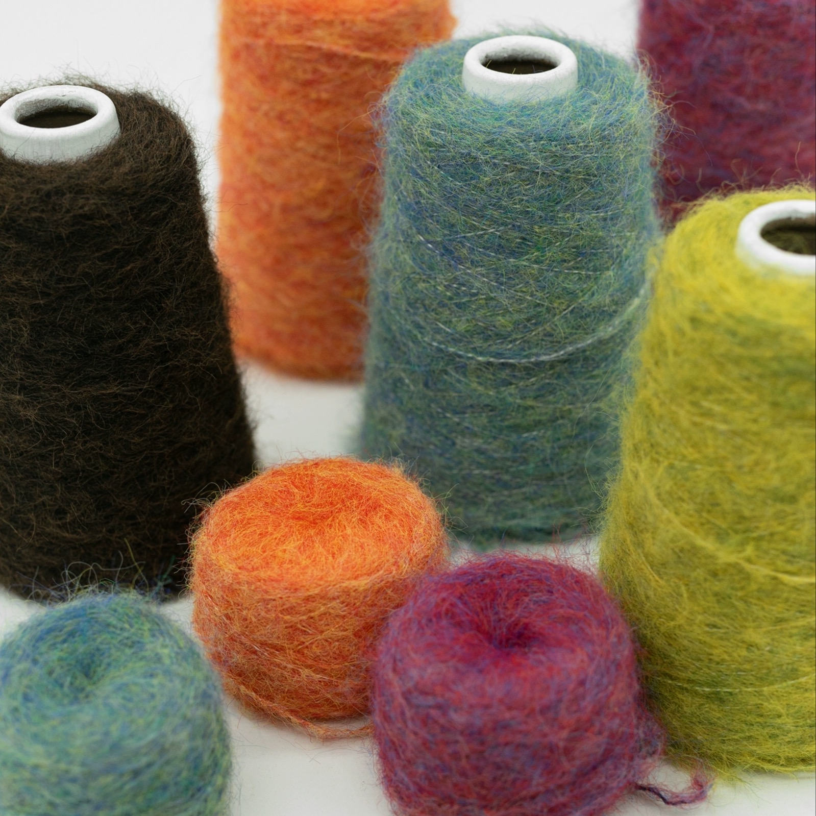 糖果色仿羊驼弹力长毛纱线毛线团手混线手工diy编织钩针棒针配线详情图1