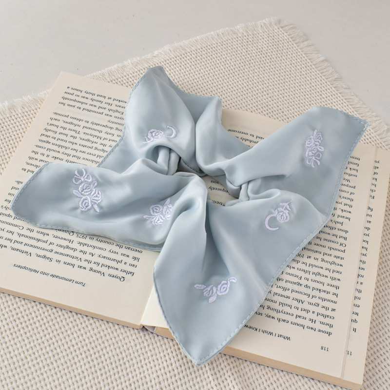 韩系蝴蝶结刺绣花朵缎面方巾大肠发圈高级感方形扎头发绳头绳发饰详情9