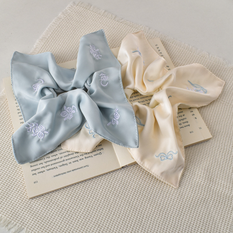 韩系蝴蝶结刺绣花朵缎面方巾大肠发圈高级感方形扎头发绳头绳发饰详情7