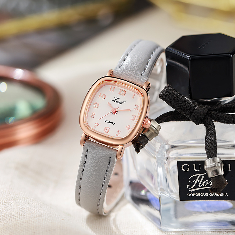 新品款式时尚小方形女士手表女款中初学生小众皮带石英表跨境爆款详情5