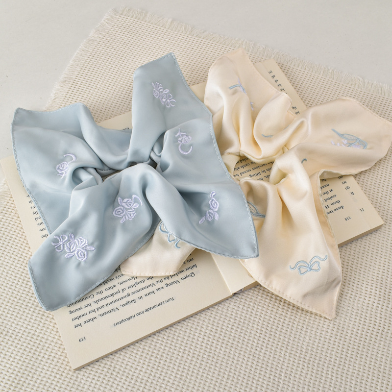 韩系蝴蝶结刺绣花朵缎面方巾大肠发圈高级感方形扎头发绳头绳发饰详情6