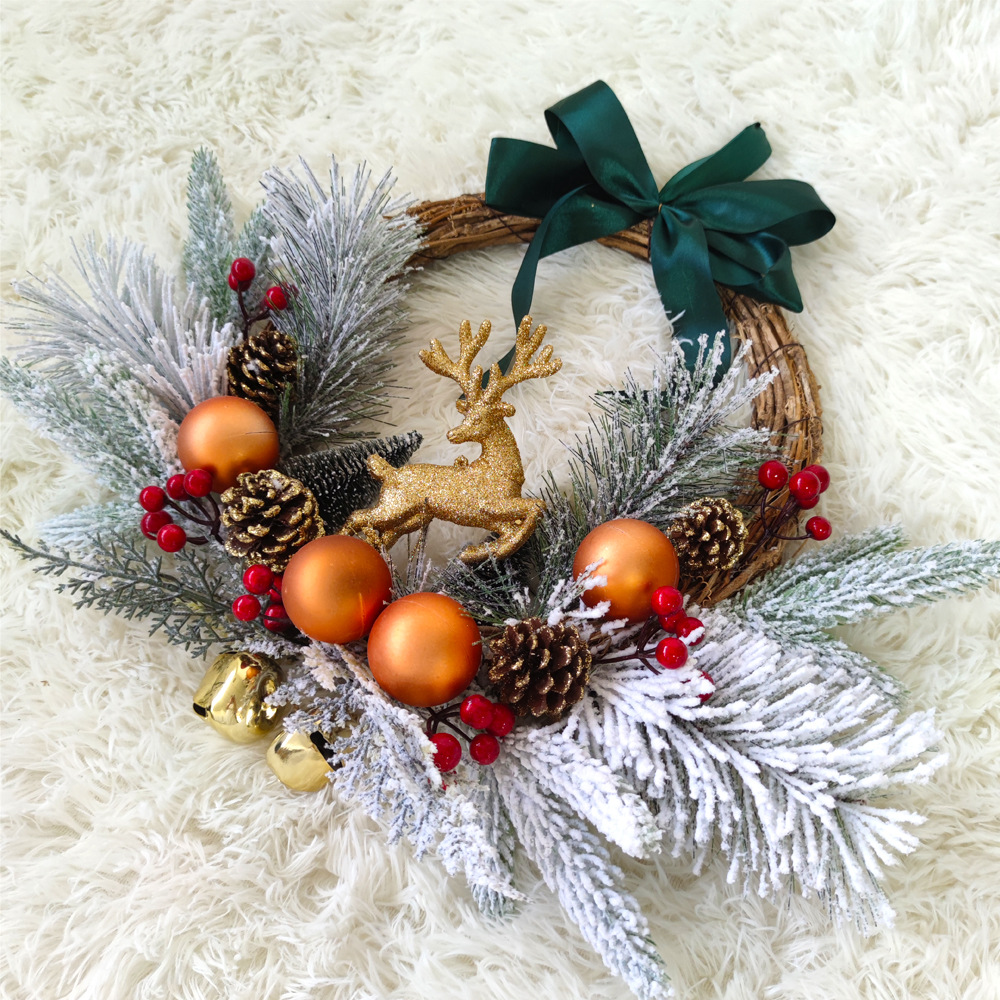 纵鸿跨境新品圣诞花环圣诞节鹿植绒花环圣诞球松果装饰墙挂门挂详情6