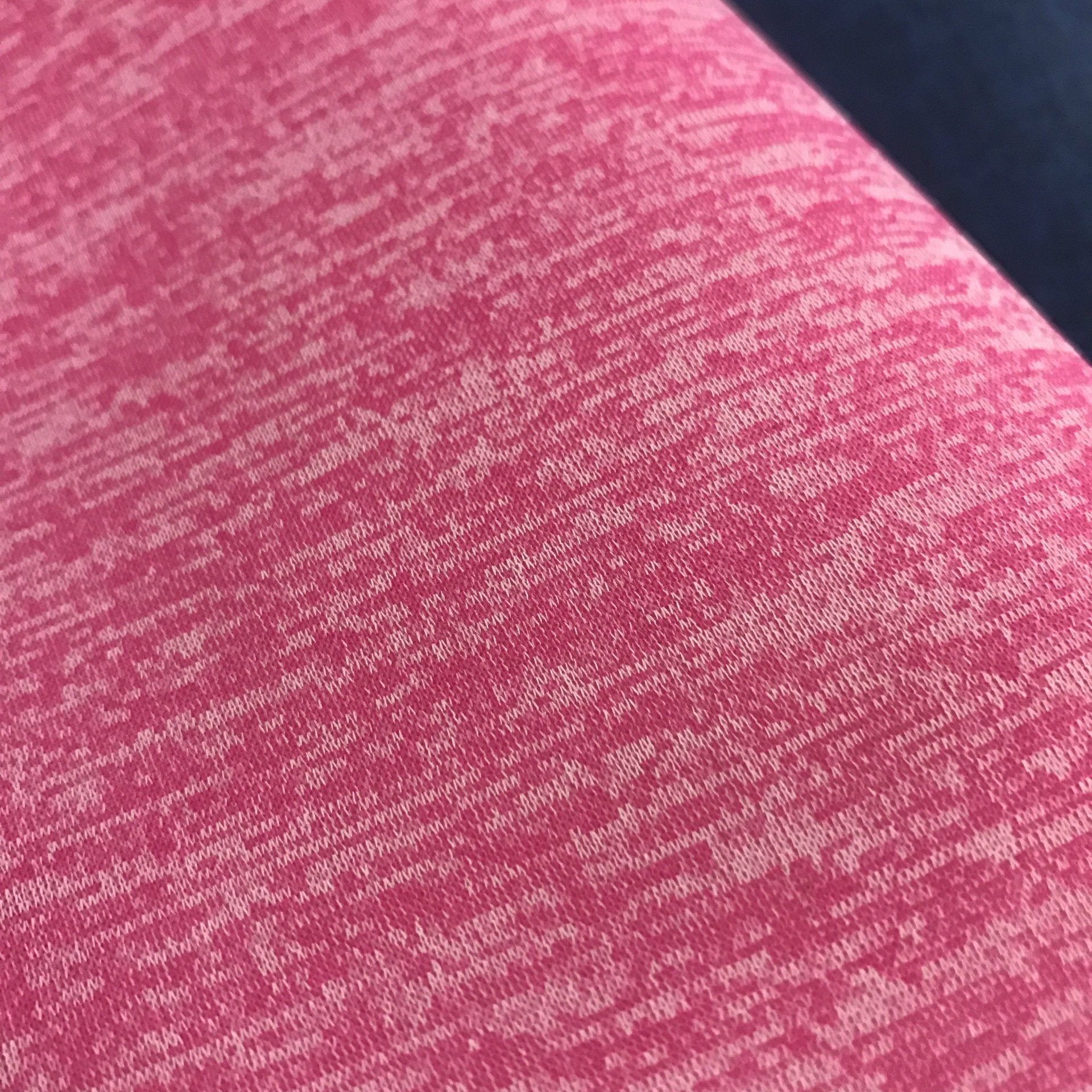 现货直销 太空棉负离子空气层针织面料 秋冬时尚男女装连衣裙面料详情图4