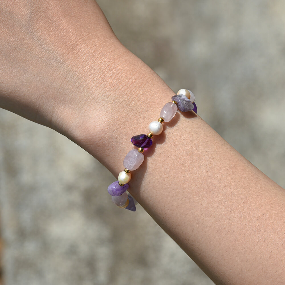 1件不规则天然石女士手串，波西米亚风优雅紫晶女士手链，龙虾扣可调节大小，适合日常逛街聚会佩戴，送闺蜜和朋友的贴心礼物详情图2