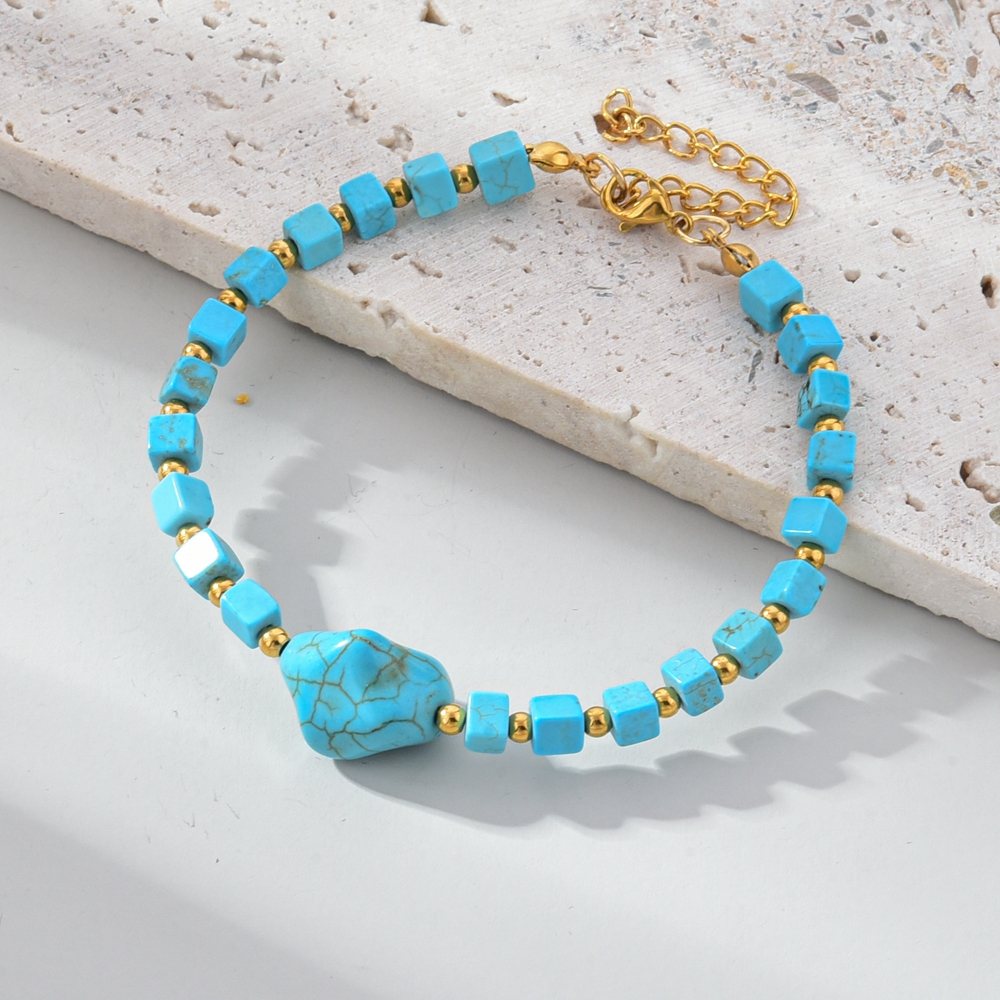 1件简约波西米亚风天然石女士手链，绿松石切面正方形手工串珠，适合日常逛街佩戴，送闺蜜和朋友的贴心礼物详情图4