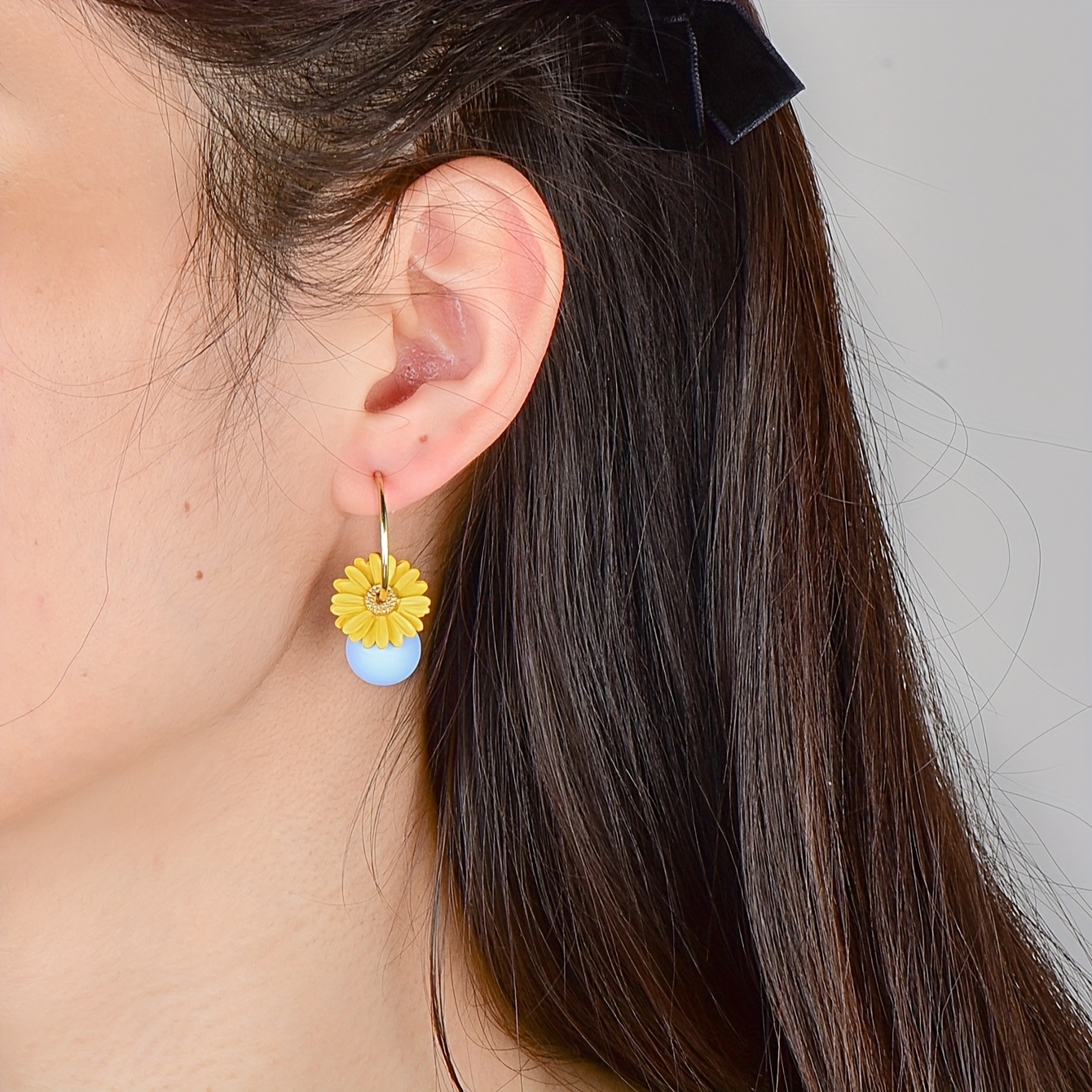 一对撞色花朵不对称女士垂坠耳环，可爱清新，适合参加派对，海边沙滩度假佩戴，送家人朋友成人礼物节日礼物详情图3