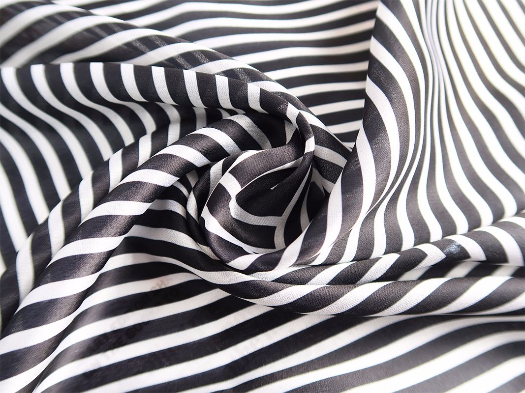 一件代发柳岸围巾新丝缎58小方巾厂家直销详情4