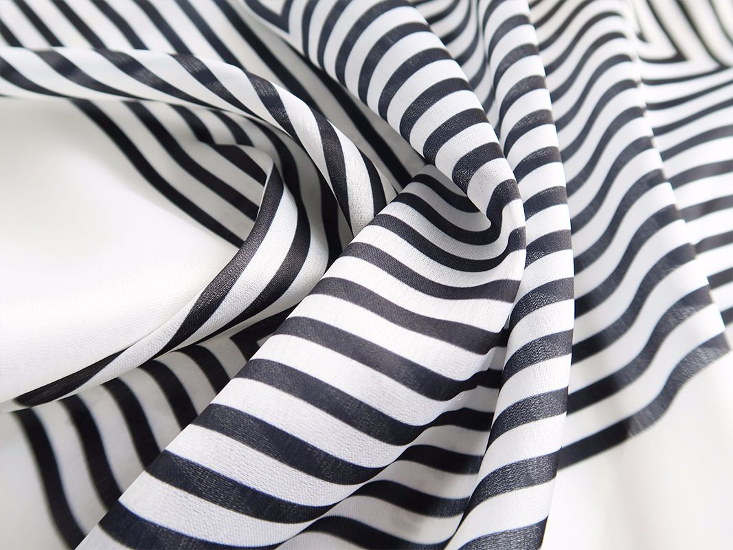 一件代发柳岸围巾新丝缎58小方巾厂家直销详情5