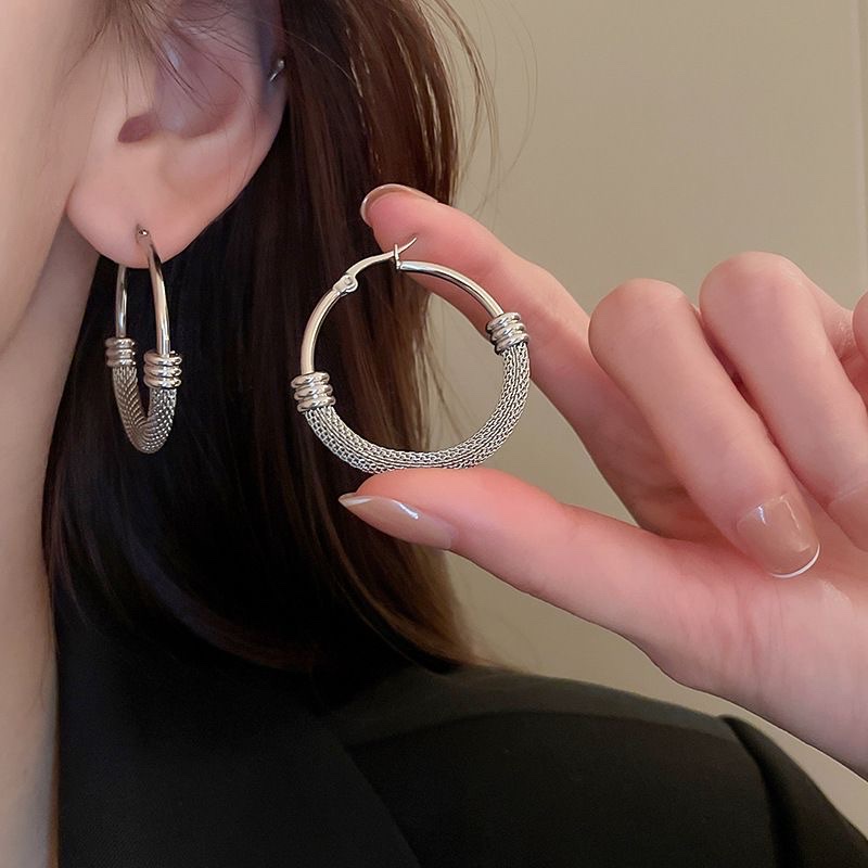 高级感钛钢镂空圆圈耳扣耳环欧美时尚简约气质个性金属风几何耳饰详情图5