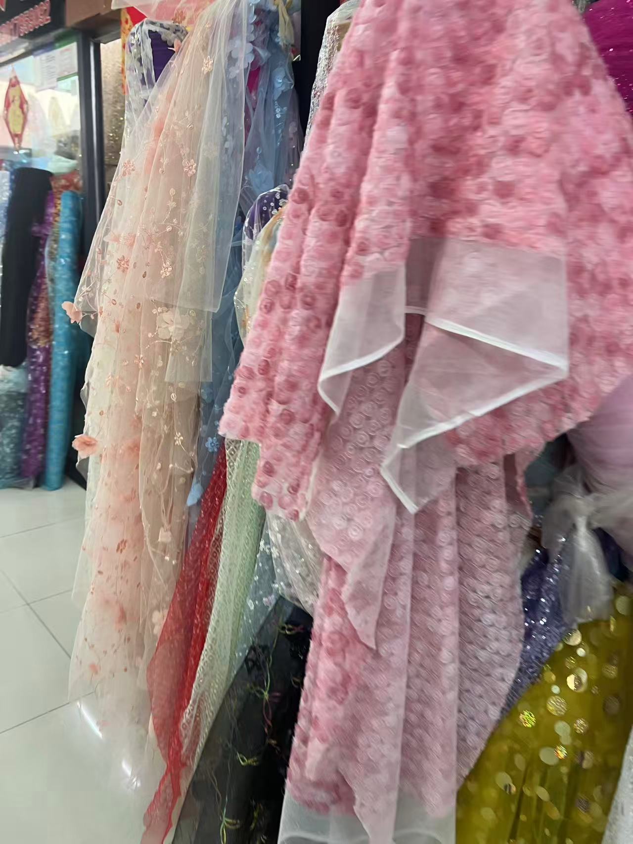 厂家直销小梅花 现货烫金面料详情图1