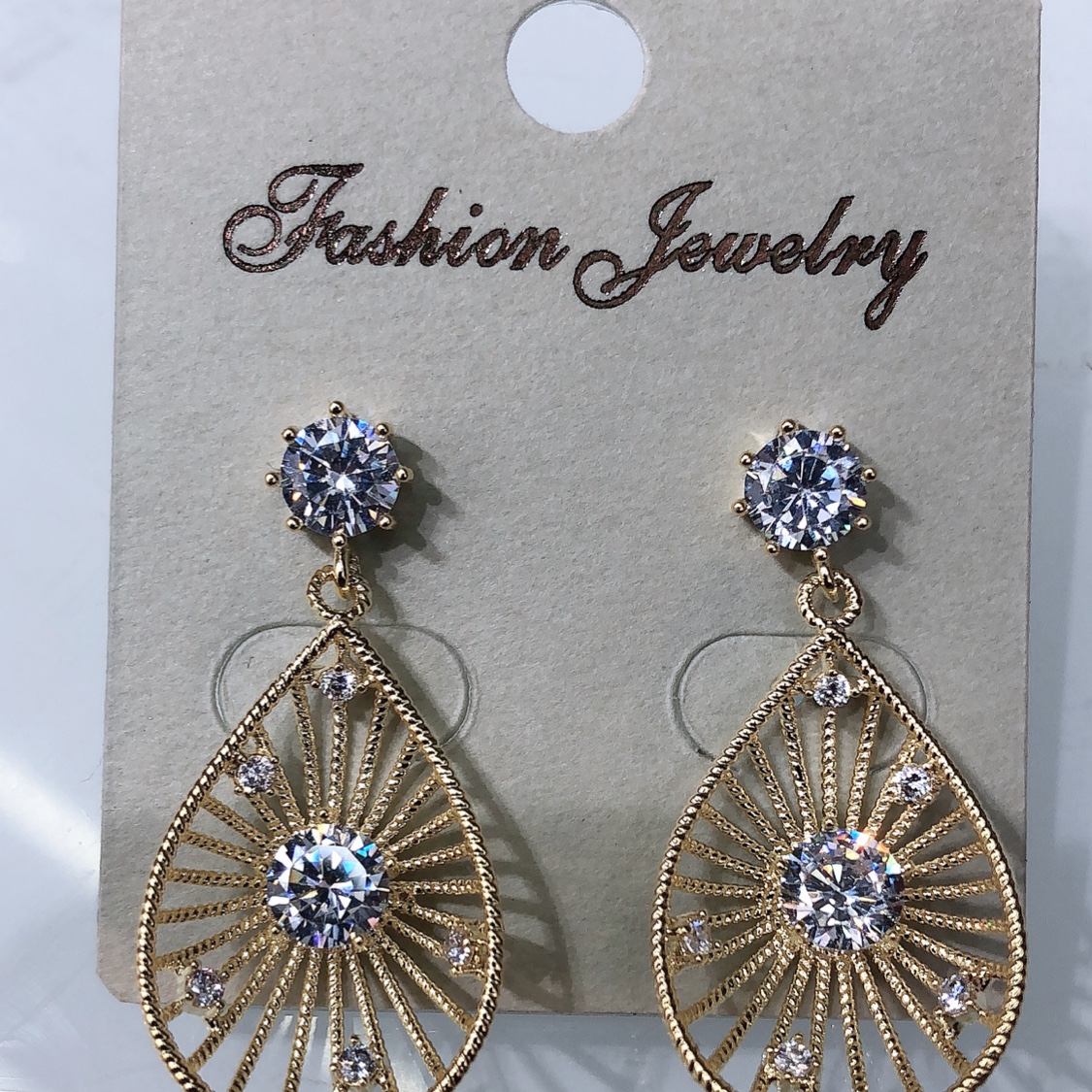 锆石耳环详情图1