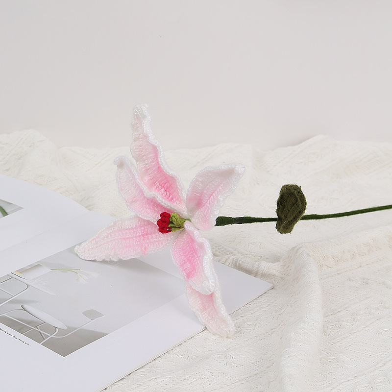 亚马逊手工成品编织玫瑰花铃兰花郁金香花仿真花毛线针织花束批发详情图3