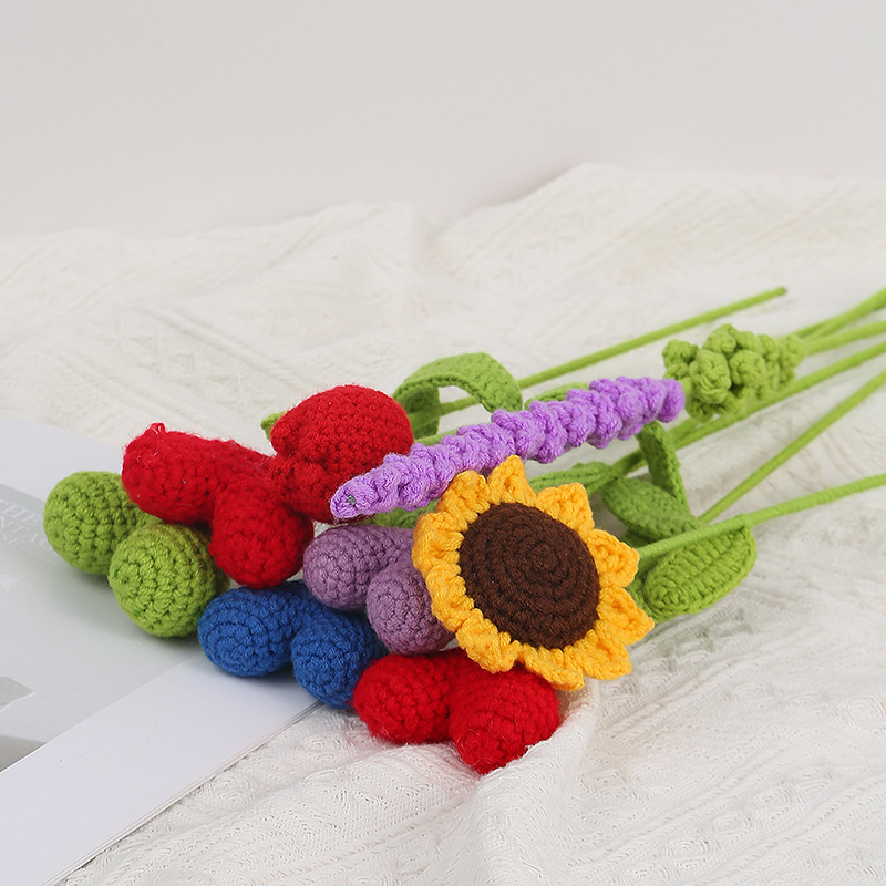 手工成品编织玫瑰花向日葵郁金香仿真花毛线针织花束摆件礼物详情图2