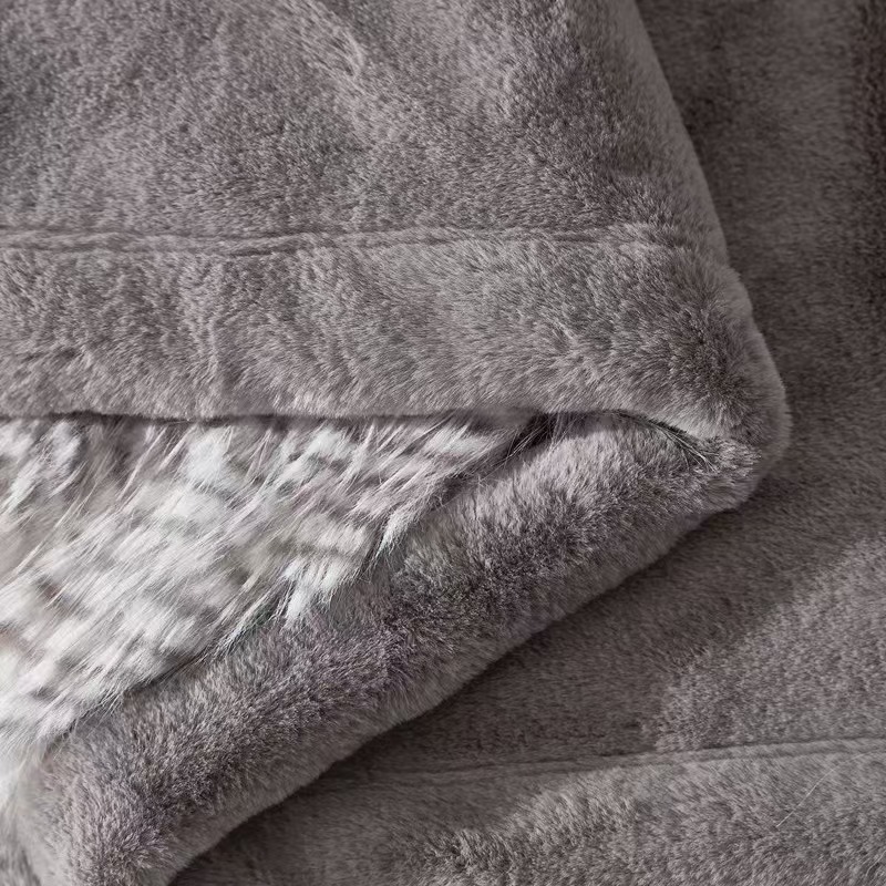外贸跨境轻奢长毛款超柔暖舒适芭莎皮草毯详情图4