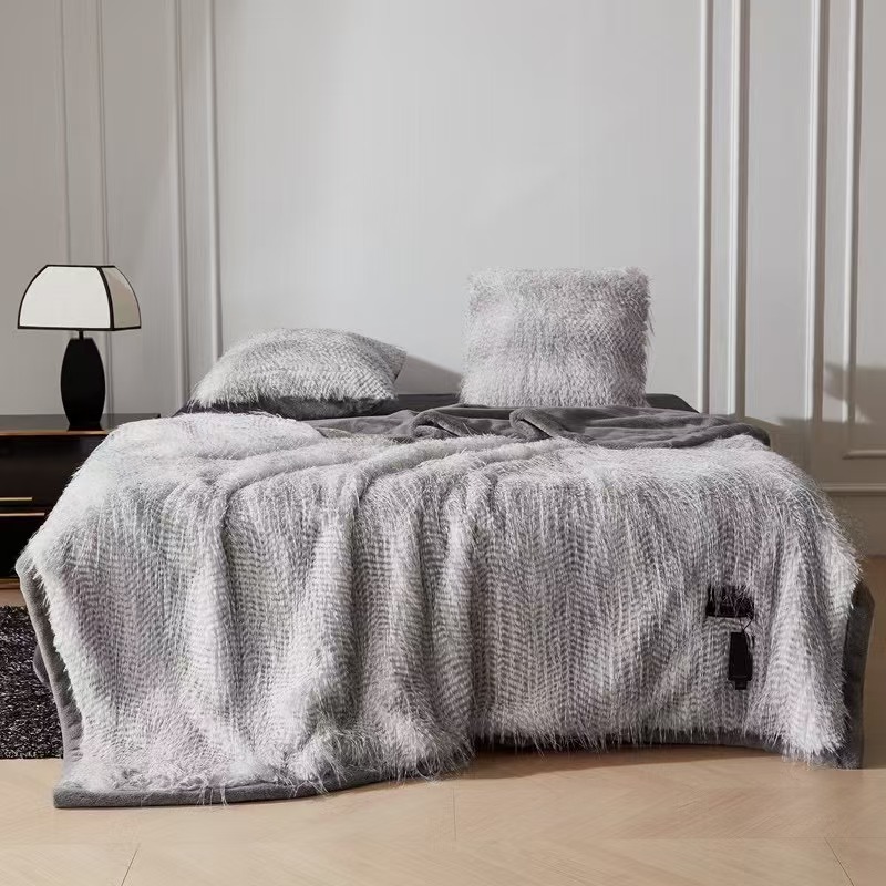 外贸跨境轻奢长毛款超柔暖舒适芭莎皮草毯详情图2