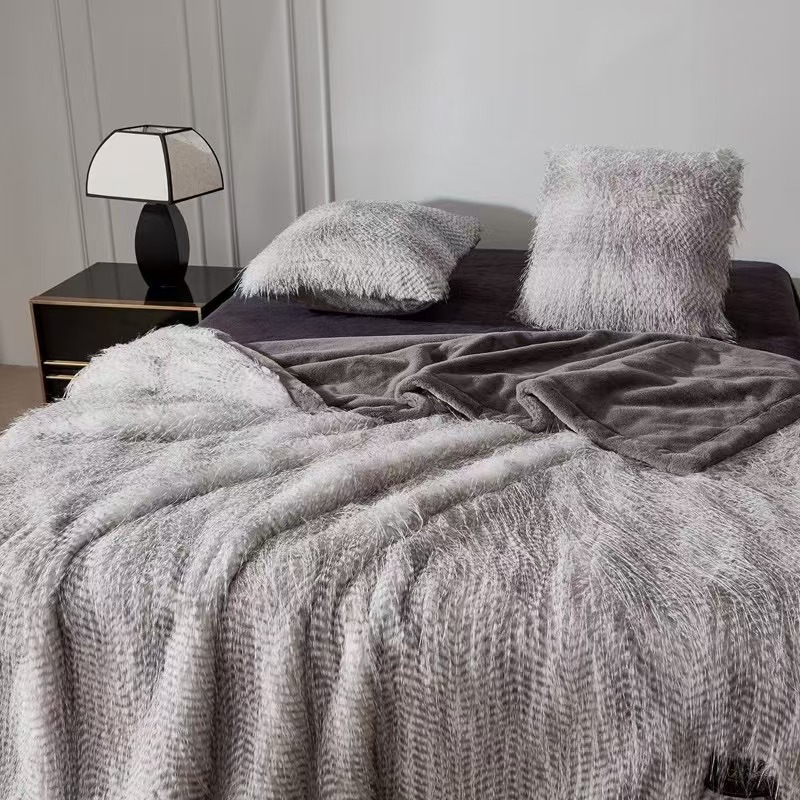 外贸跨境轻奢长毛款超柔暖舒适芭莎皮草毯详情图3