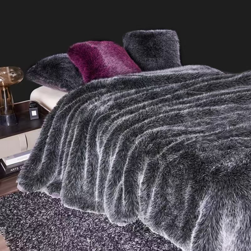 外贸跨境新款高端轻奢摩登·魅影重工双层柔暖贴肤毛毯详情图4