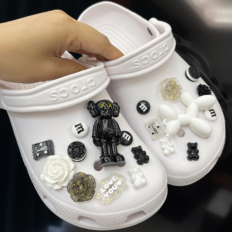 暴力熊气球狗巴斯光年洞洞鞋鞋花扣配饰cross装饰扣diy卡通鞋配件详情图1